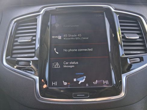 Used 2016 Volvo XC90 T6 Momentum w/ Momentum Plus Package image 16