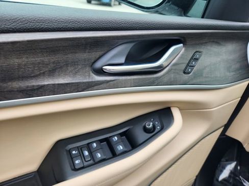 New 2026 Jeep Grand Cherokee Limited w/ Luxury Tech Group II image 10