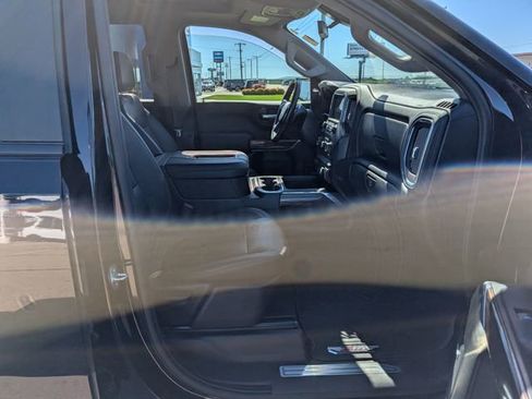 Used 2021 Chevrolet Silverado 1500 LT Trail Boss w/ Convenience Package II AWD/4WD image 3