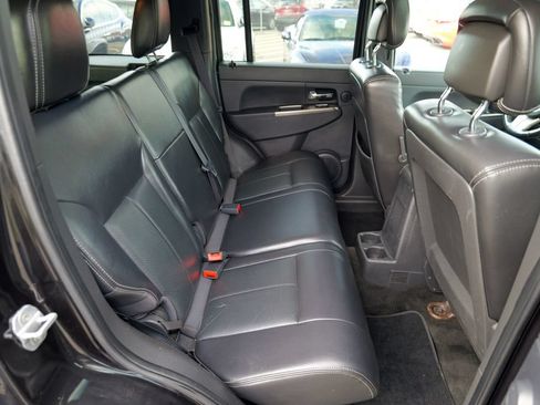 Used 2011 Jeep Liberty Limited w/ Chrome Accents Group AWD/4WD image 30