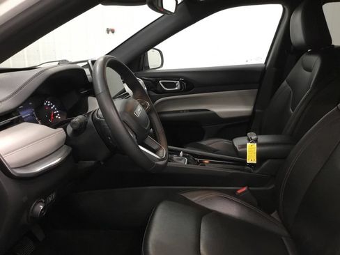 Used 2024 Jeep Compass Limited AWD/4WD image 5