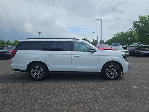 Used 2025 Ford Expedition Max Active AWD/4WD image 8