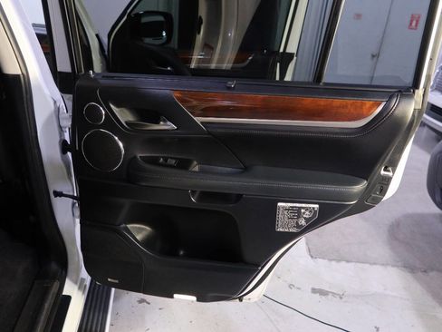 Used 2017 Lexus LX 570 4WD image 31