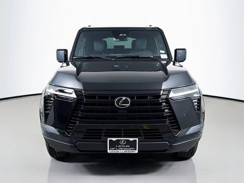 Certified 2025 Lexus GX 550 w/ Accessory Package (2T) AWD/4WD image 2