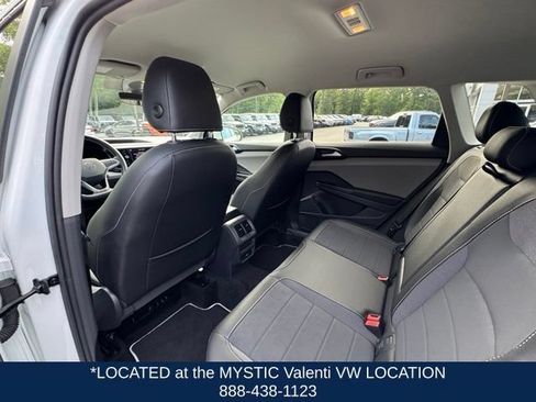 Certified 2023 Volkswagen Taos SE AWD/4WD image 11