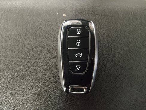 Used 2019 Chevrolet Equinox LS image 32