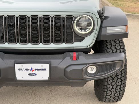Used 2024 Jeep Wrangler Unlimited Rubicon AWD/4WD image 10