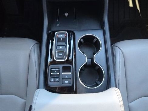 Used 2024 Honda Pilot Touring image 37