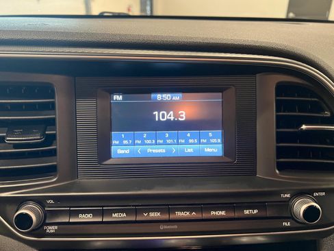 Used 2019 Hyundai Elantra SE w/ Cargo Package image 17