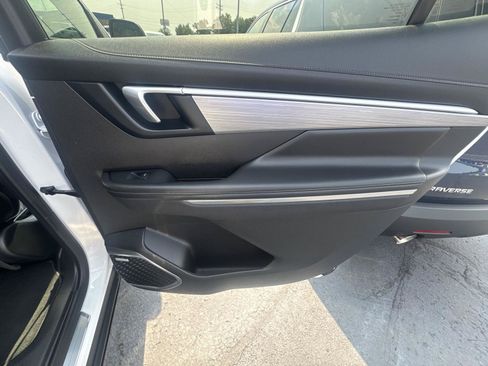 Used 2025 Buick Enclave Preferred FWD image 16