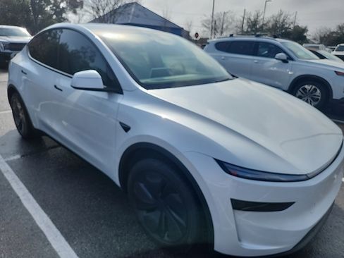 Used 2026 Tesla Model Y Long Range image 2