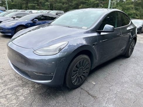 Used 2023 Tesla Model Y Long Range AWD/4WD image 3