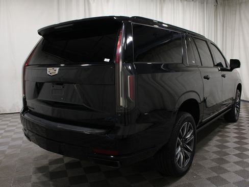 Used 2022 Cadillac Escalade ESV Sport w/ Touring Package AWD/4WD image 33