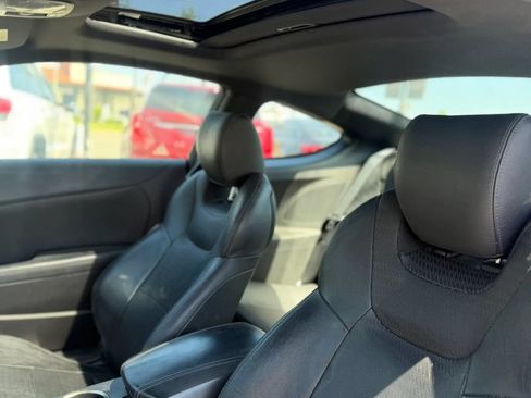 Used 2015 Hyundai Genesis 3.8 RWD image 11
