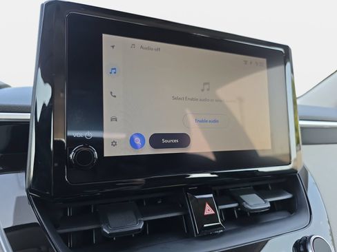 Used 2025 Toyota Corolla LE FWD image 20