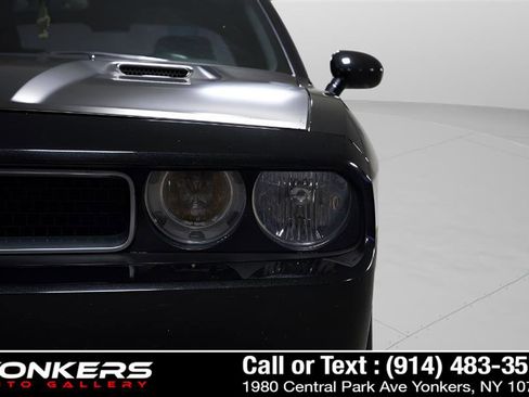 Used 2011 Dodge Challenger image 18