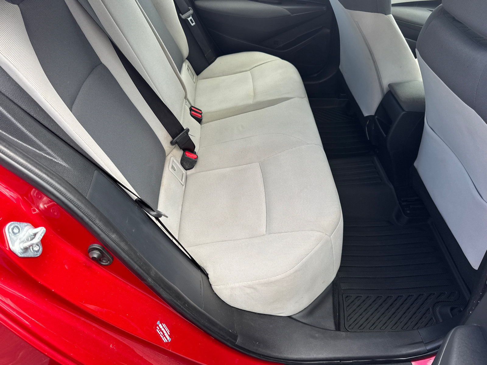 Used 2021 Toyota Corolla LE FWD image 16
