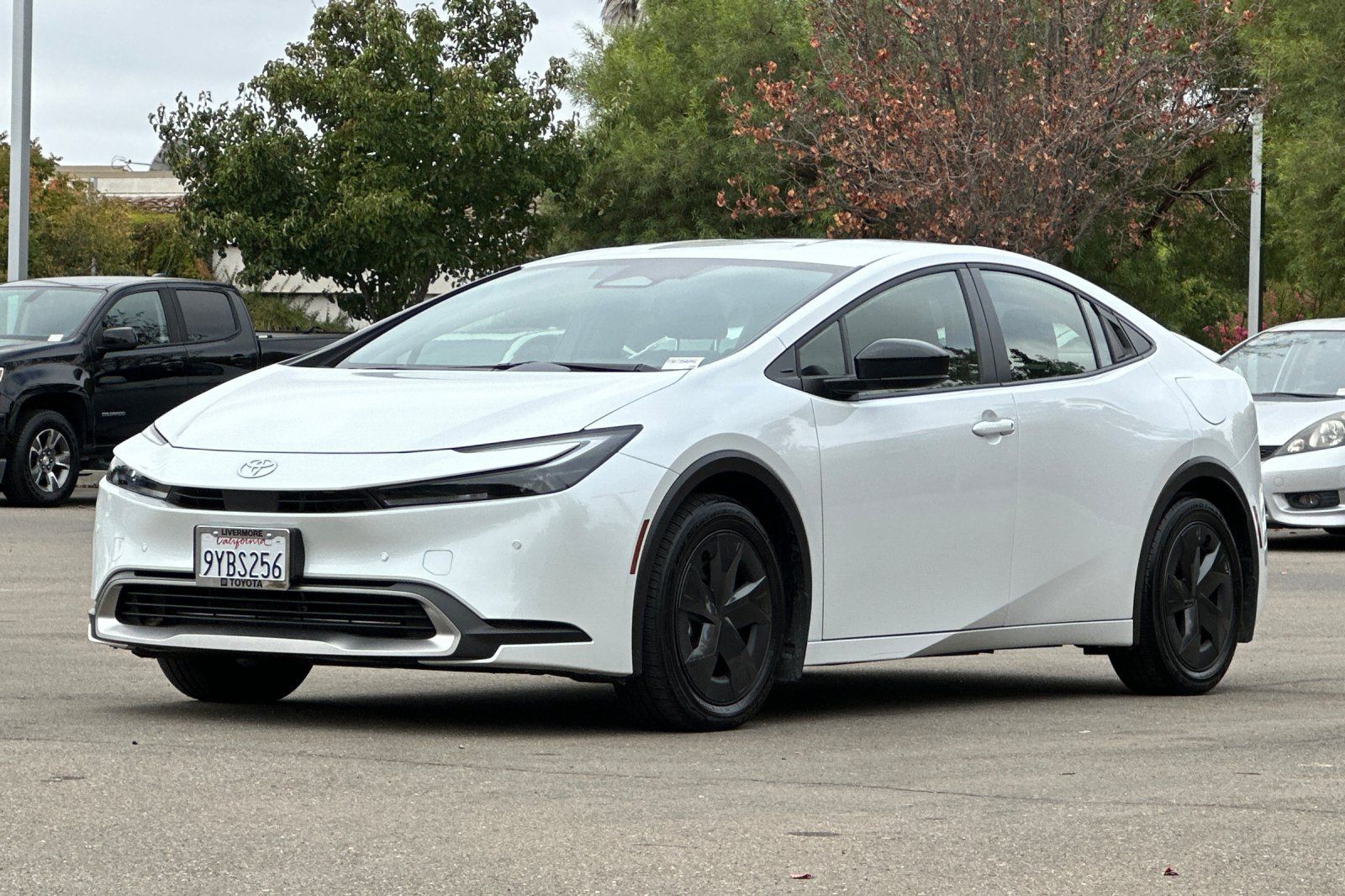 Certified 2026 Toyota Prius Plug-In Hybrid FWD image 9
