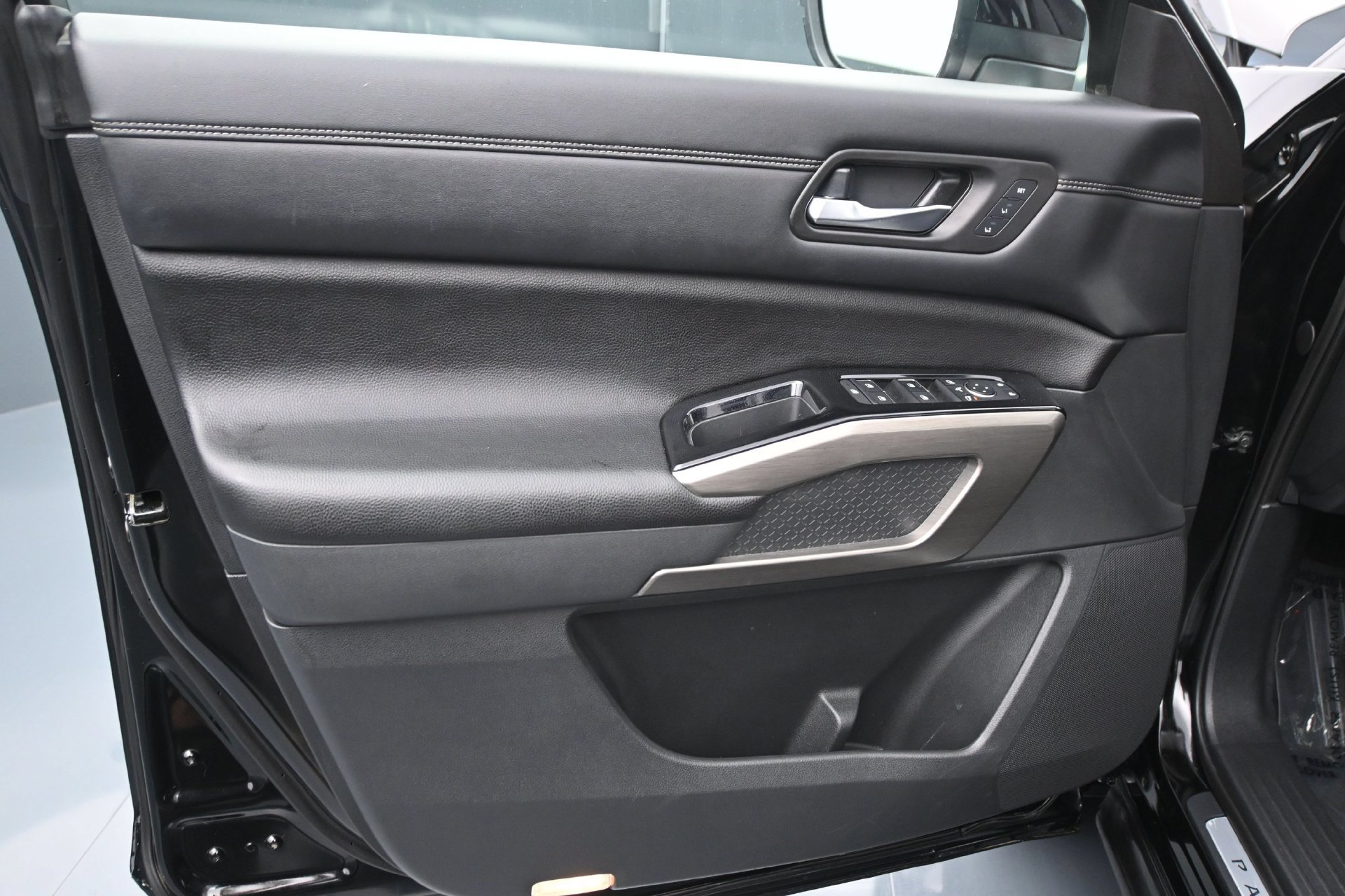 Used 2022 Nissan Pathfinder Platinum AWD/4WD image 18