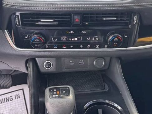 Used 2023 Nissan Rogue SL w/ SL Premium Package FWD image 14
