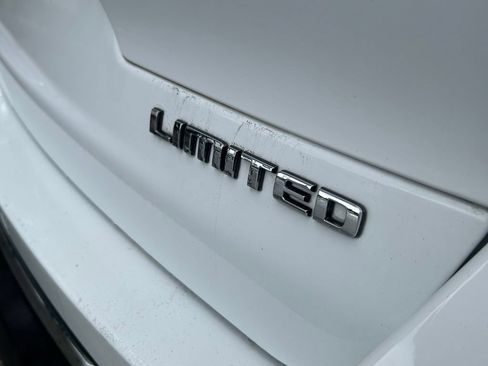 Certified 2022 Jeep Grand Cherokee L Limited RWD image 42