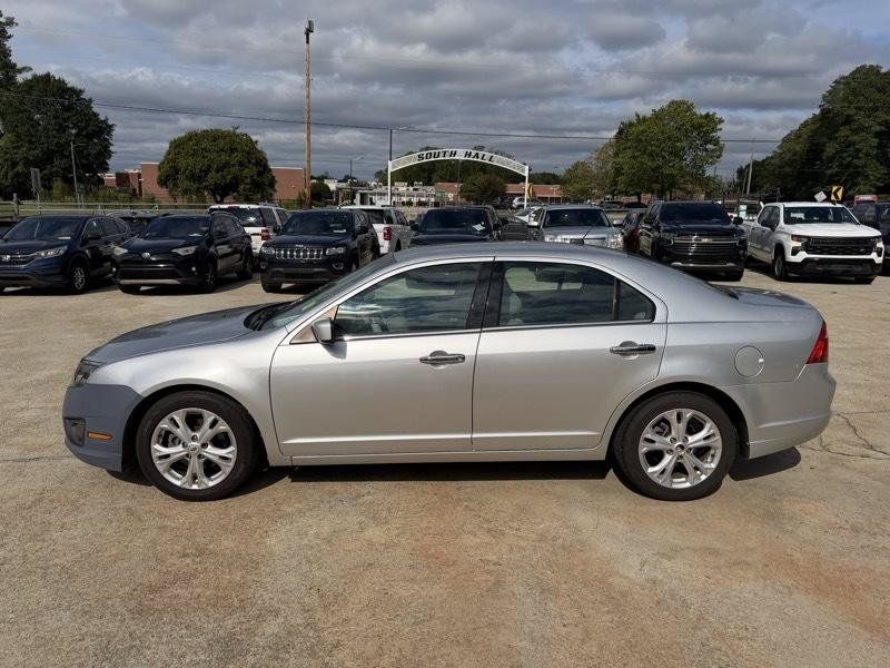 Used 2012 Ford Fusion SE FWD image 2
