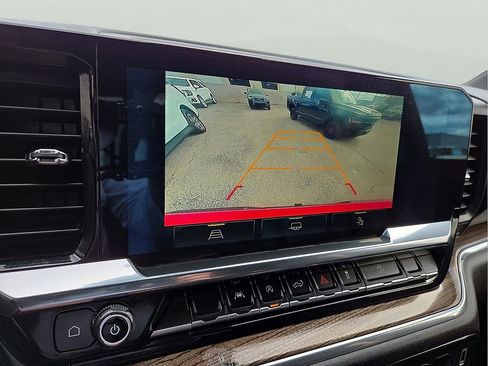 Used 2024 Chevrolet Silverado 1500 LT Trail Boss w/ Convenience Package II image 19