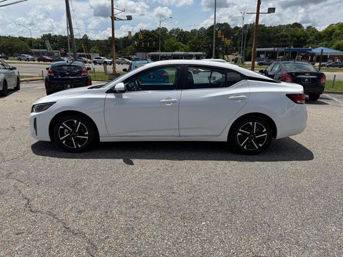 Used 2024 Nissan Sentra SV FWD image 12