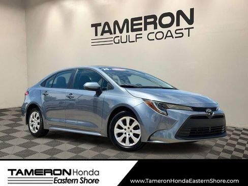 Used 2025 Toyota Corolla LE FWD image 1
