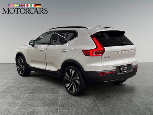 Certified 2024 Volvo XC40 B5 Plus w/ Climate Package AWD/4WD image 5