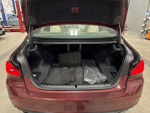 Used 2023 BMW 530i xDrive 530i xDrive w/ Premium Package image 11