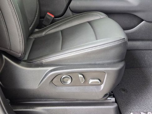 Used 2023 GMC Yukon Denali image 30