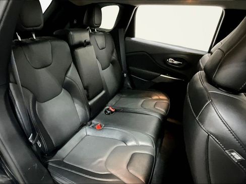 Used 2022 Jeep Cherokee Limited image 25