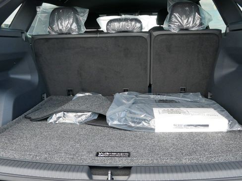 New 2025 Volkswagen Atlas Cross Sport SE image 5