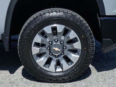 Used 2025 Chevrolet Silverado 2500 Custom w/ Custom Value Package RWD image 41