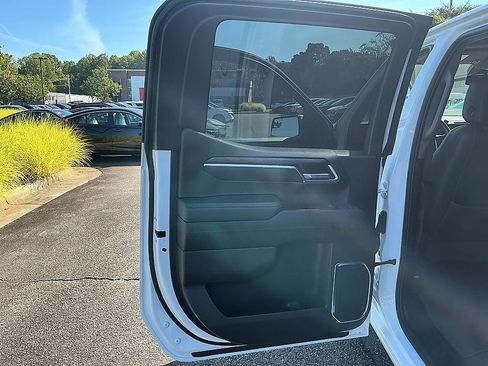 Used 2022 GMC Sierra 1500 SLT AWD/4WD image 21