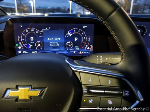 Used 2025 Chevrolet Suburban Premier w/ Sun And Tow Package image 22