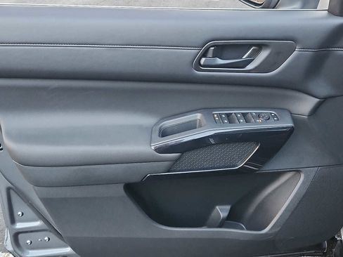 New 2025 Nissan Pathfinder SV w/ SV Premium Package image 8