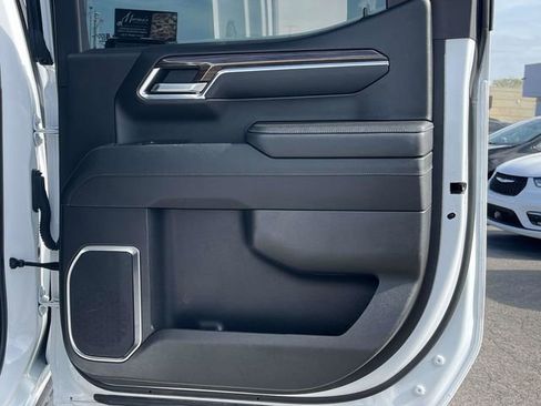 Used 2023 Chevrolet Silverado 1500 LT Trail Boss w/ LT Trail Boss Premium Package image 23