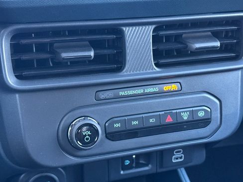 New 2025 Ford Maverick Lariat w/ Black Appearance Package image 19