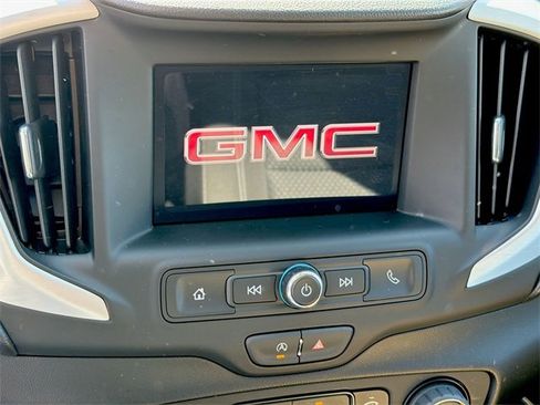 Used 2024 GMC Terrain SLE image 13