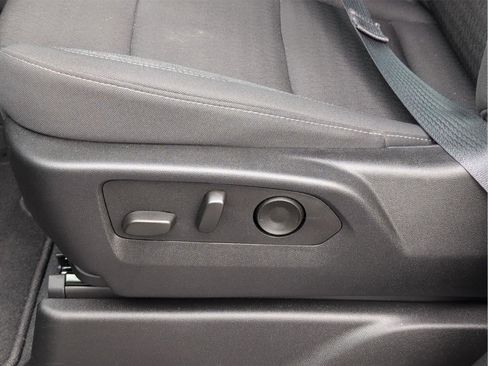 Used 2025 Chevrolet Tahoe LS image 13