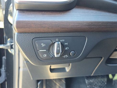 Used 2023 Audi Q5 2.0T Premium w/ Convenience Package image 33