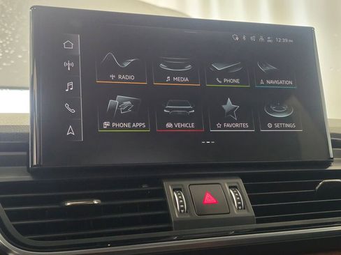 Used 2023 Audi Q5 2.0T Premium w/ Convenience Package image 15