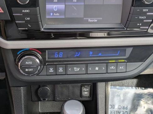 Used 2016 Toyota Corolla LE FWD image 20