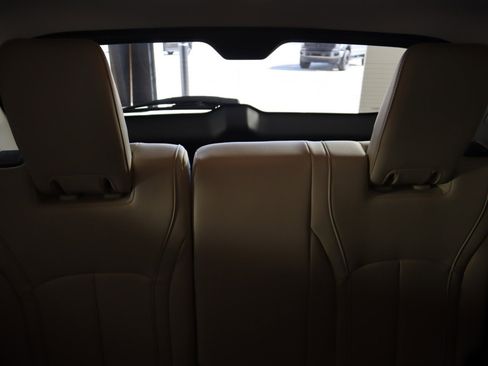 Used 2025 INFINITI QX60 Sensory w/ Vision Package image 16