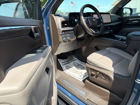 Used 2025 Chevrolet Tahoe LT AWD/4WD image 24