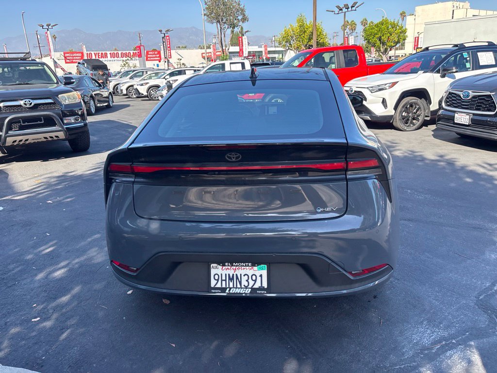 Used 2023 Toyota Prius LE FWD image 5