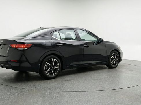 Used 2025 Nissan Sentra SV FWD image 9