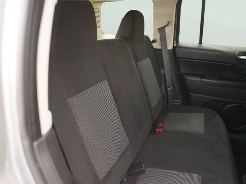 Used 2016 Jeep Patriot Sport w/ Power Value Group FWD image 17